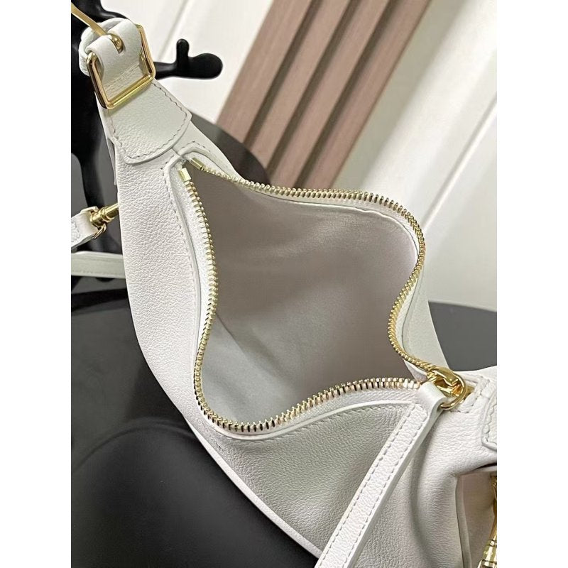 Celine Lulu Bag BG0525272