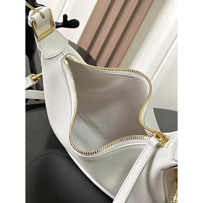 Celine Lulu Bag BG0525272