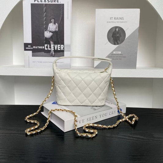 Chanel C Hand Bag BG0525112