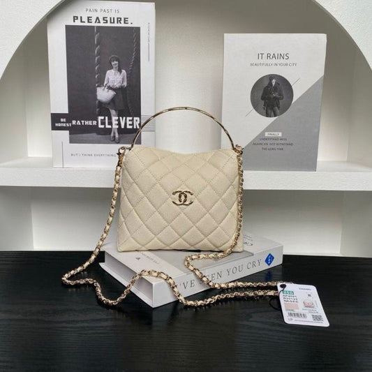 Chanel Coco crush Handle Bag BG0525097