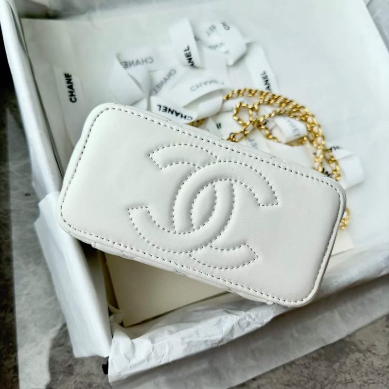 Chanel Makeup Box BG030571