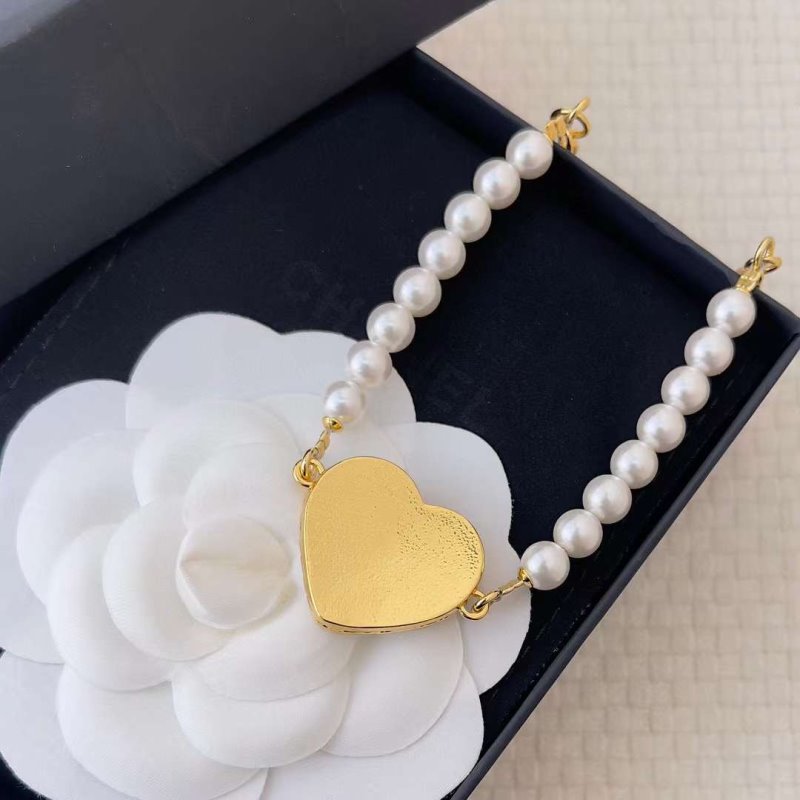 Chanel Peach Heart Bracelet JWLH0114