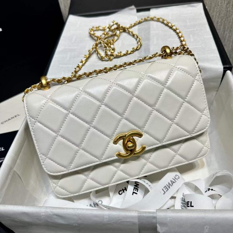 Chanel Shoulder Bag BG030575