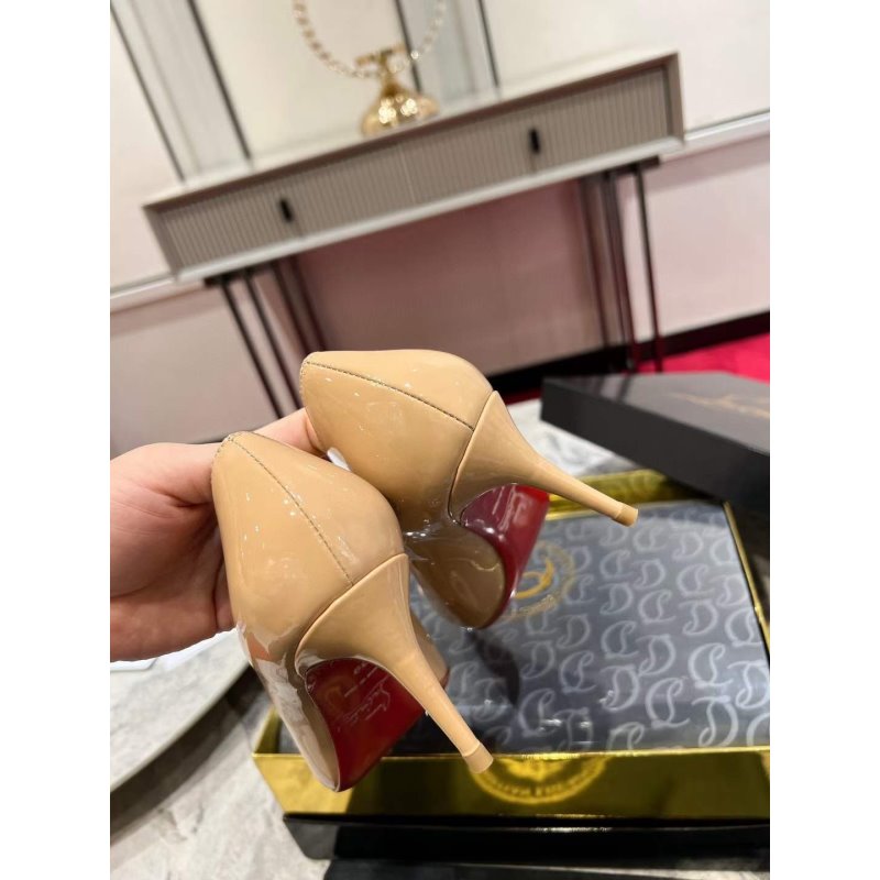 Christian Louboutin Pointy Classic Shoes SH010121
