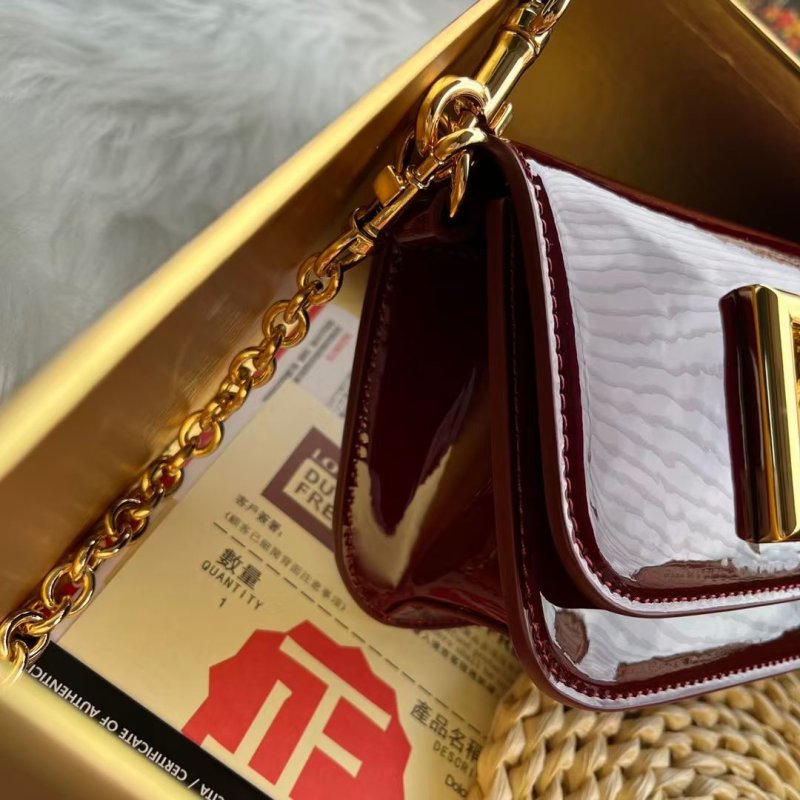 Dolce and Gabbana Hand Bag BG0525151