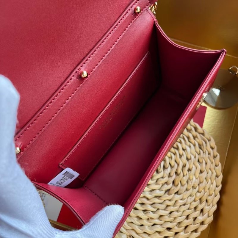 Dolce and Gabbana Hand Bag BG0525157