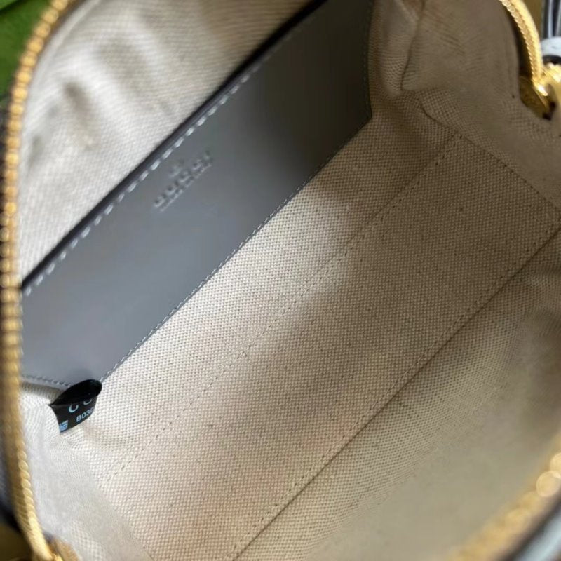 Gucci GG Matelasse Shoulder Bag BGU00711