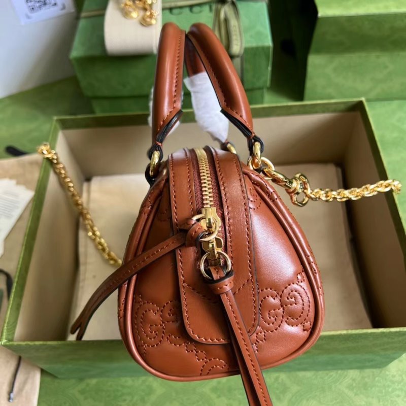 Gucci GG Matelasse Shoulder Bag BGU00713