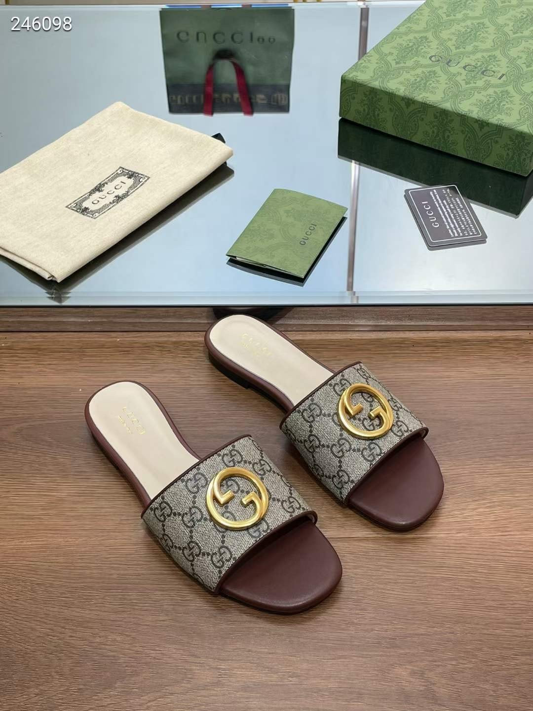 Gucci Slippers SHS04591