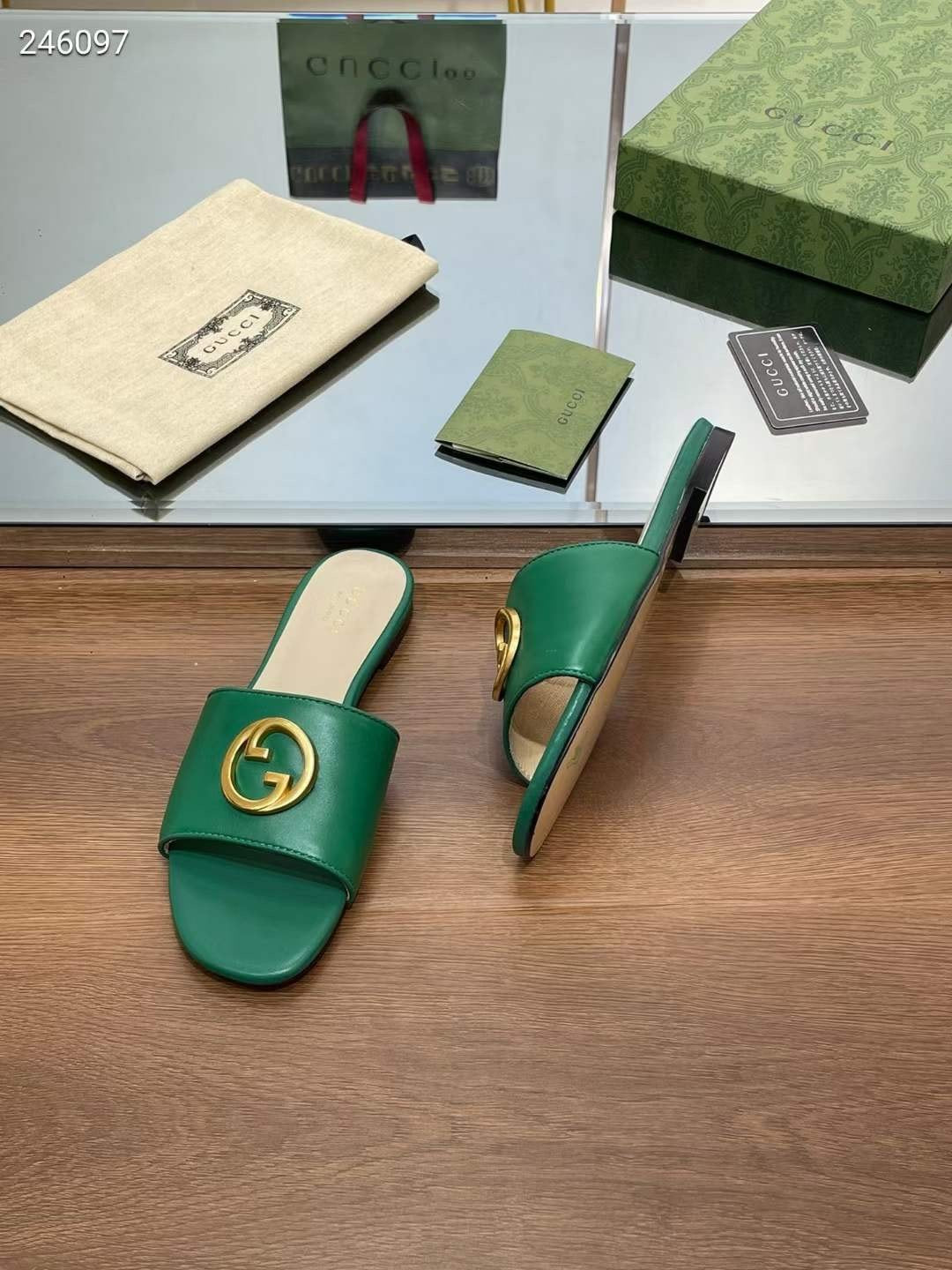 Gucci Slippers SHS04592