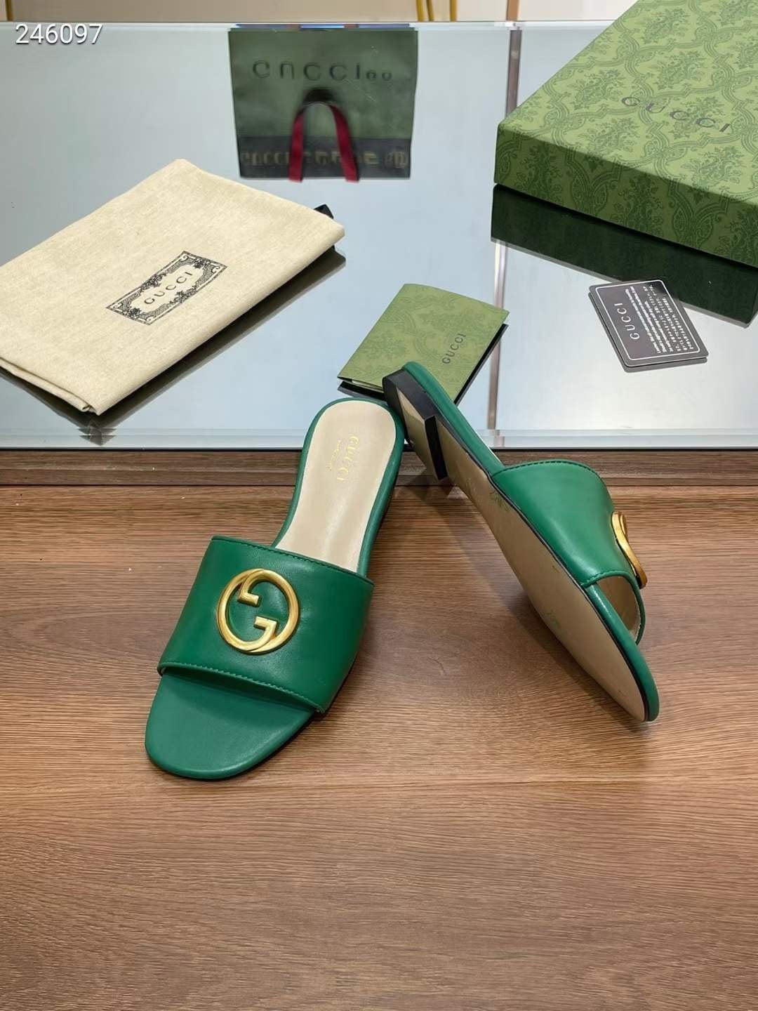 Gucci Slippers SHS04592