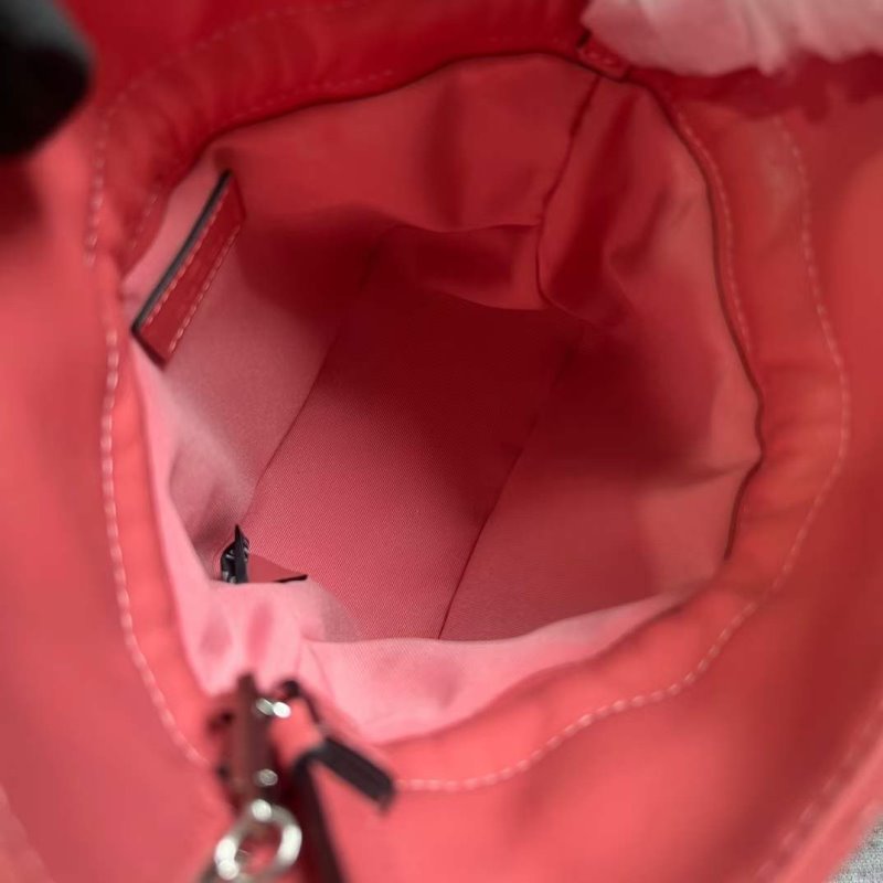 Gucci GG Blondie Bucket Bag WB001303