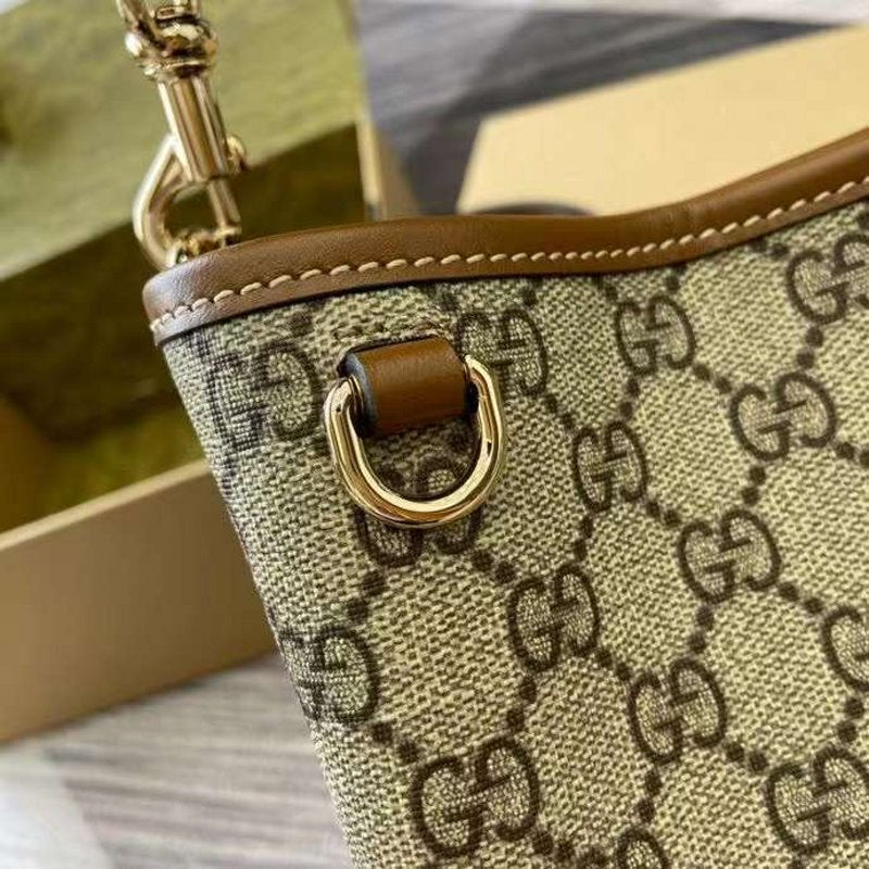 Gucci GG Shoulder Bag BG030595