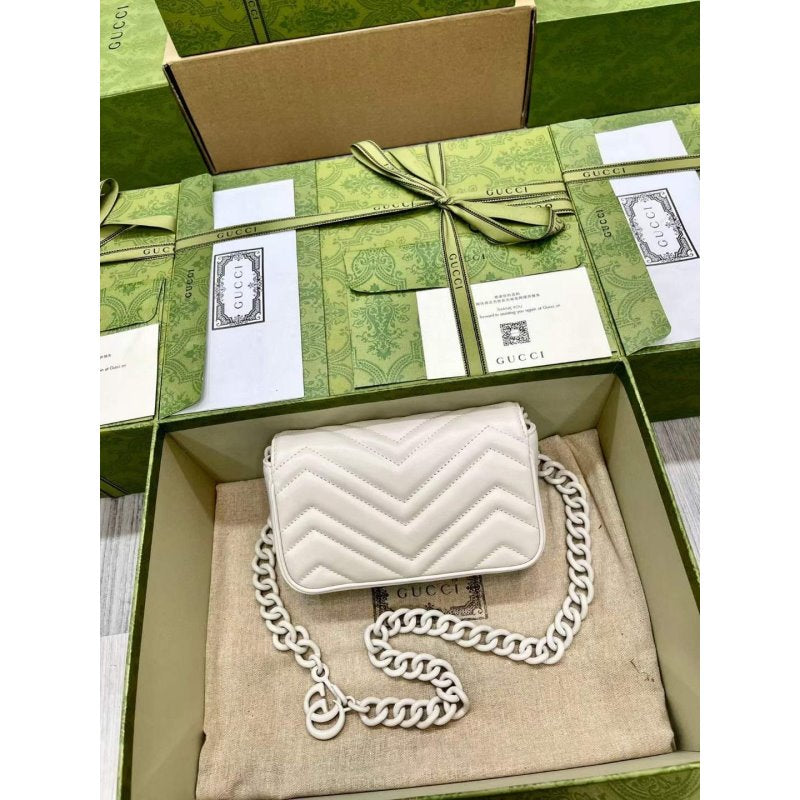 Gucci Gucci Marmont Chain Mini Bag BG02219