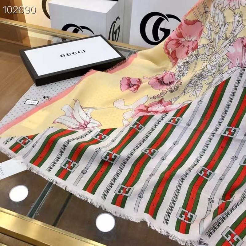 Gucci Wool and Silk Square Scarf SS001074