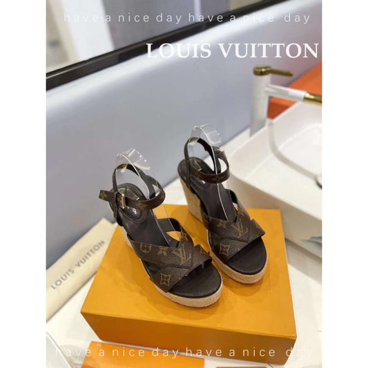 Louis Viutton Hollow Straw Wedge Sandals SH010390