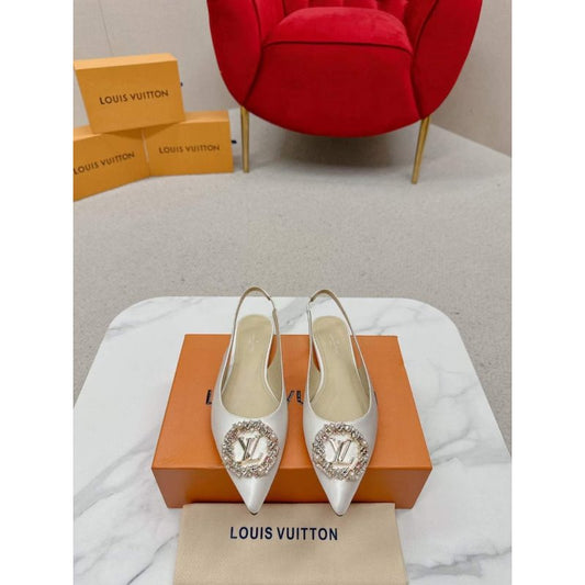 Louis Viutton Pointed Round Buckle Sandals SH010392