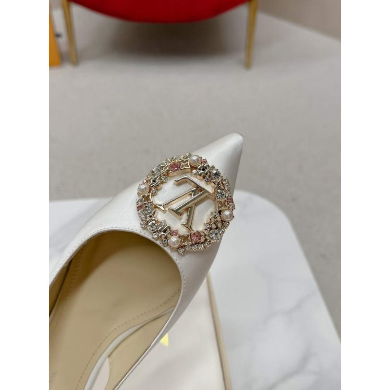 Louis Viutton Pointed Round Buckle Sandals SH010392