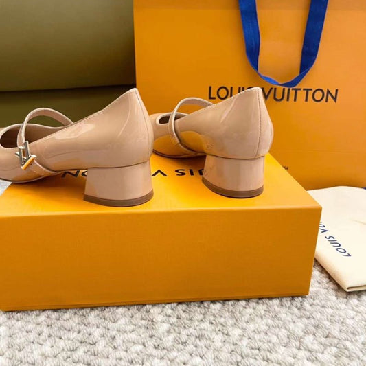 Louis Viutton Thick Heeled Sandals SH011002