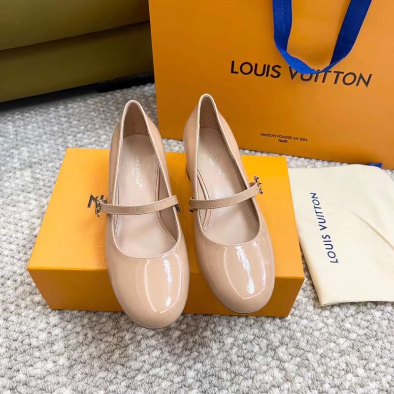 Louis Viutton Thick Heeled Sandals SH011002