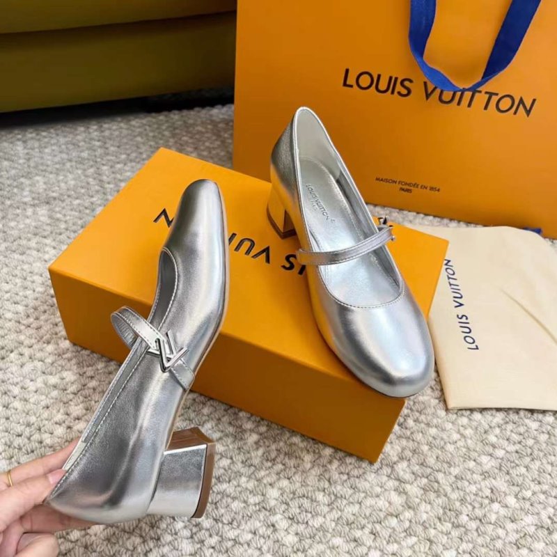 Louis Viutton Thick Heeled Sandals SH011004