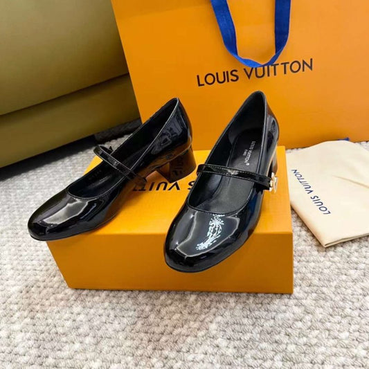 Louis Viutton Thick Heeled Sandals SH011005