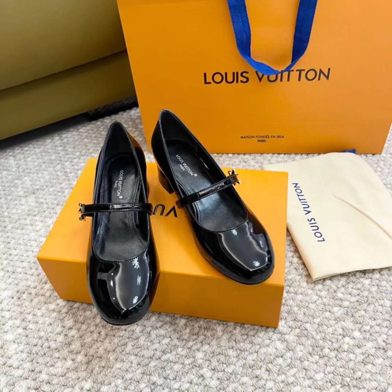 Louis Viutton Thick Heeled Sandals SH011005