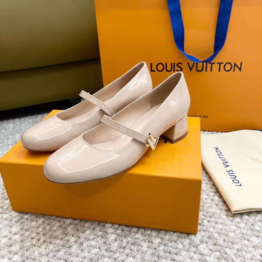 Louis Viutton Thick Heeled Sandals SH011006