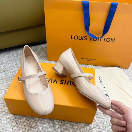 Louis Viutton Thick Heeled Sandals SH011006