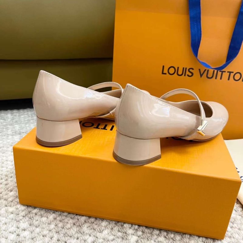Louis Viutton Thick Heeled Sandals SH011006
