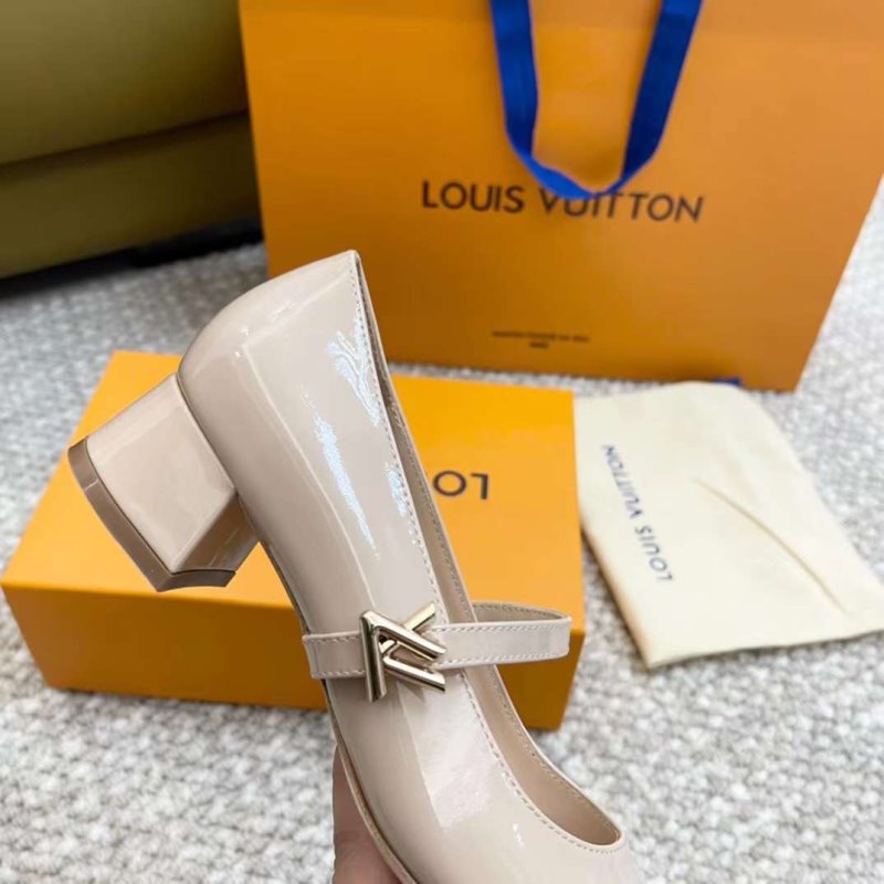 Louis Viutton Thick Heeled Sandals SH011006