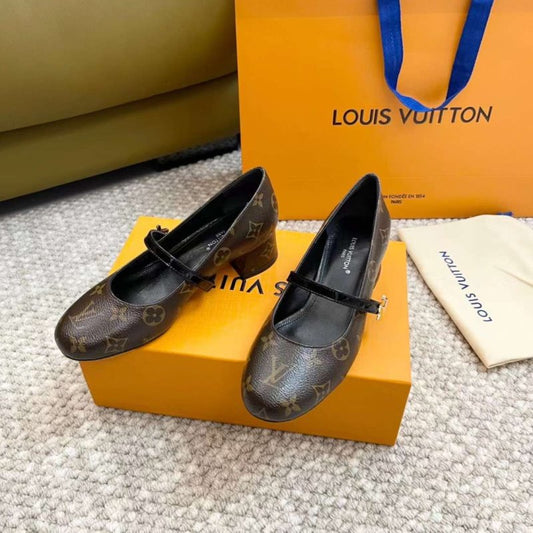 Louis Viutton Thick Heeled Sandals SH011007