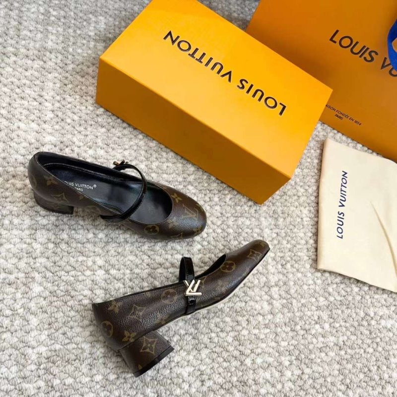 Louis Viutton Thick Heeled Sandals SH011007