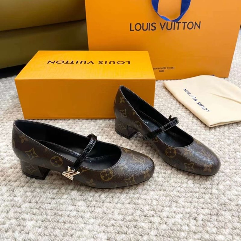 Louis Viutton Thick Heeled Sandals SH011007