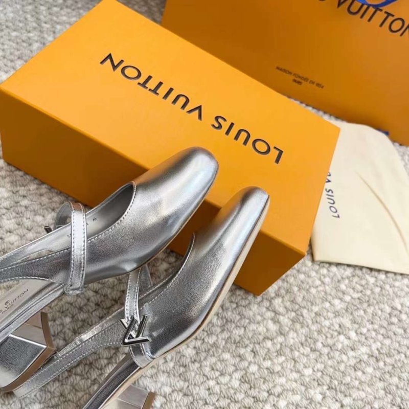 Louis Viutton Thick Heeled Sandals SH011009