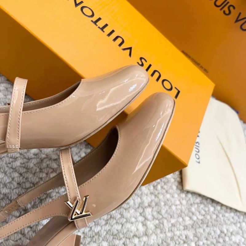 Louis Viutton Thick Heeled Sandals SH011012