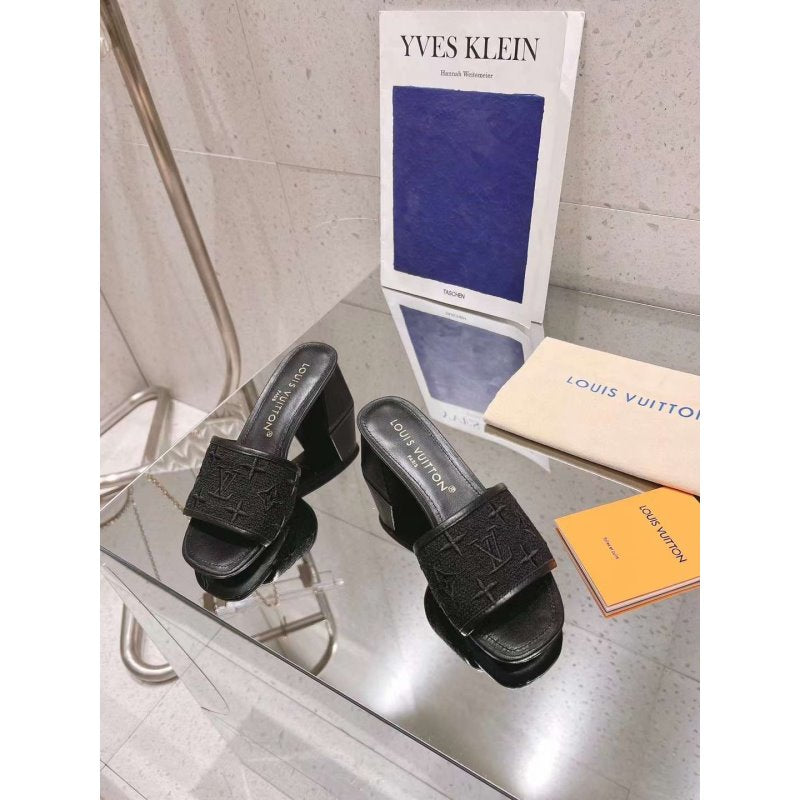 Louis Viutton Thick Heeled Slippers SH010428