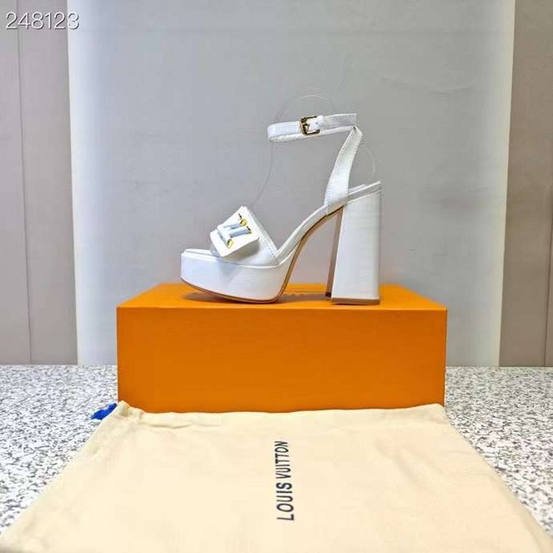 Louis Viutton Thick High Heeled Slippers SH010430