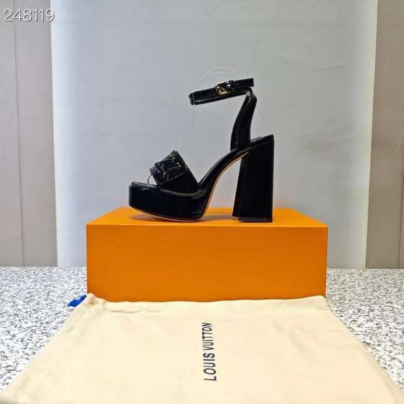 Louis Viutton Thick High Heeled Slippers SH010431