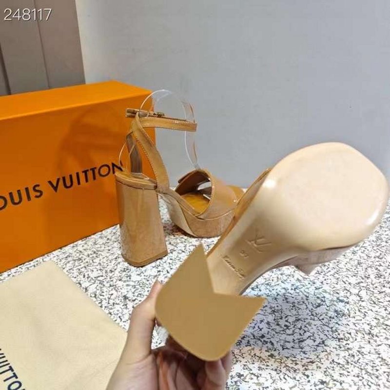 Louis Viutton Thick High Heeled Slippers SH010432