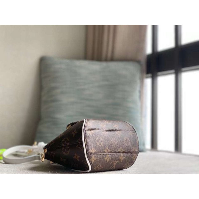 Louis Vuitton Hang Bag BG02864