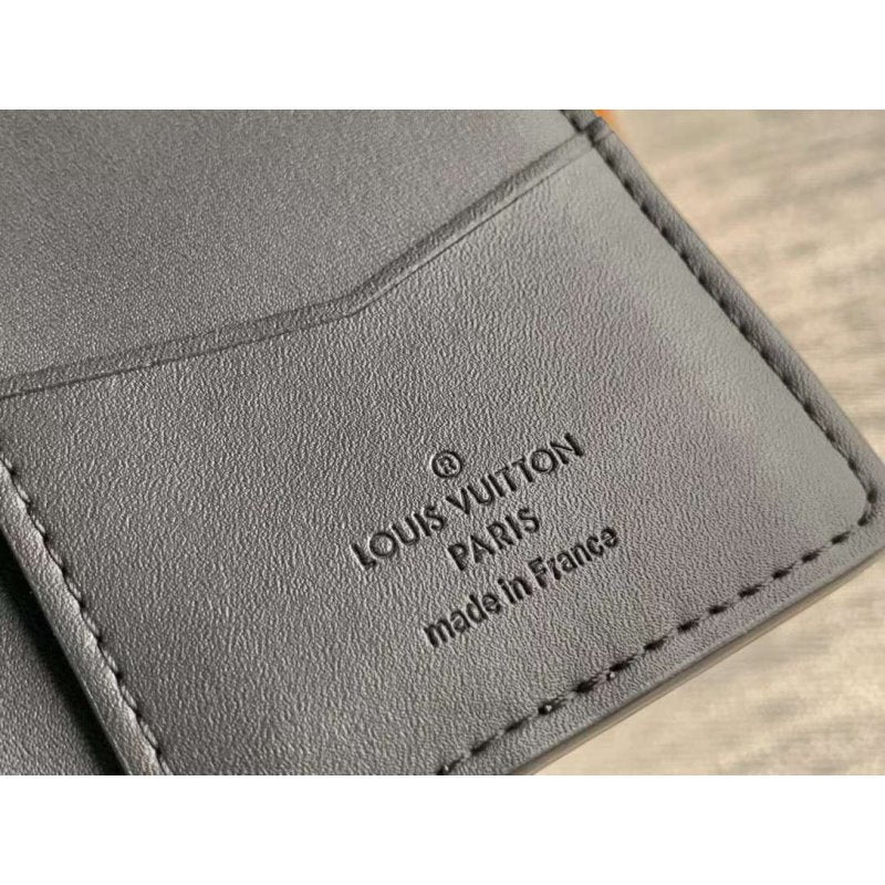 Louis Vuitton Taurillon Wallet BG02823