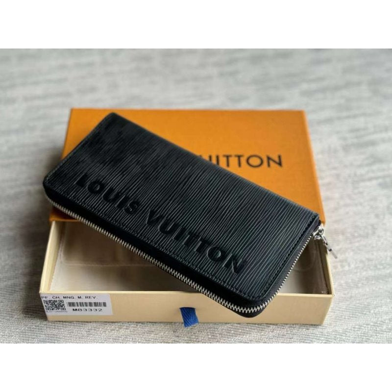 Louis Vuitton Taurillon Wallet BG02830