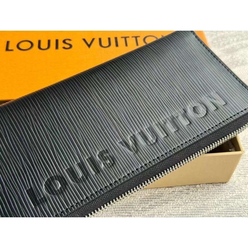 Louis Vuitton Taurillon Wallet BG02830