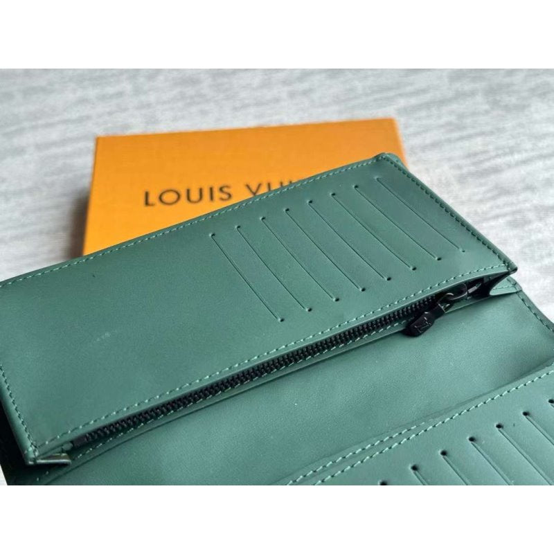 Louis Vuitton Taurillon Wallet BG02840