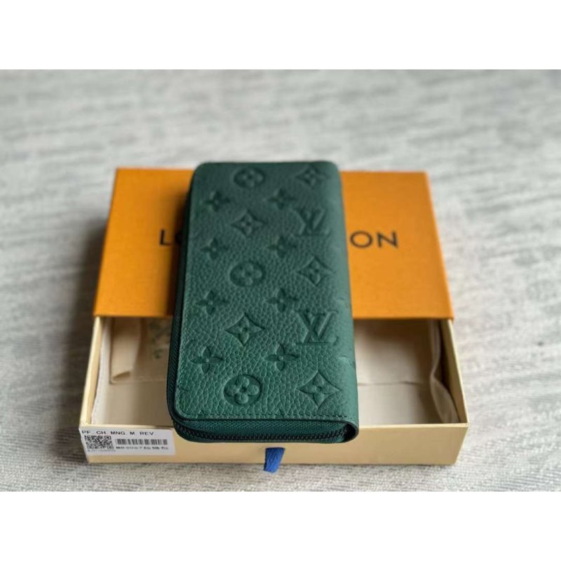 Louis Vuitton Taurillon Wallet BG02841