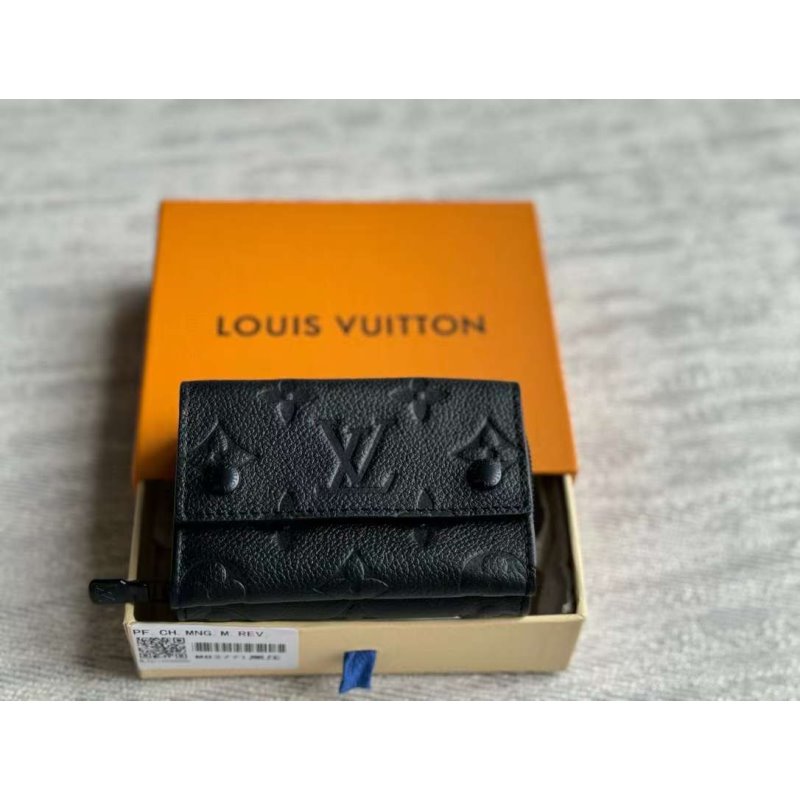 Louis Vuitton Zippy Wallet BG02822