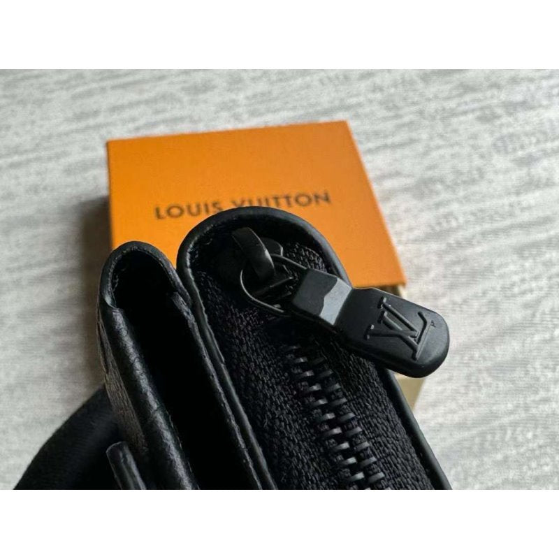 Louis Vuitton Zippy Wallet BG02822