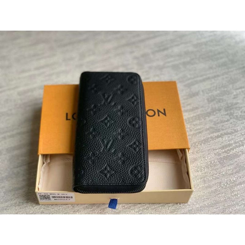 Louis Vuitton Zippy Wallet BG02827