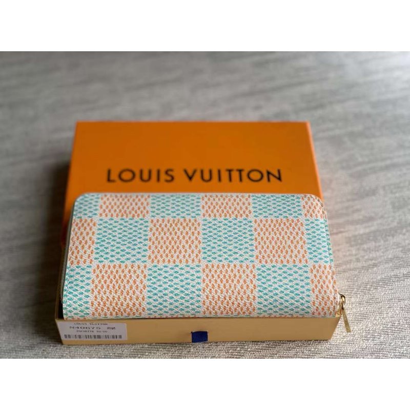 Louis Vuitton Zippy Wallet BG02835